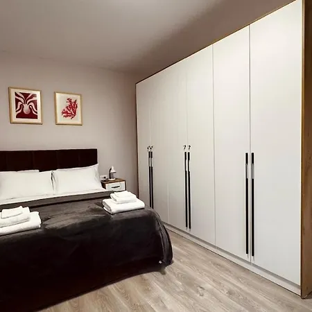 Διαμέρισμα Bllok B Τίρανα