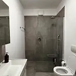 Bllok B 公寓 地拉那