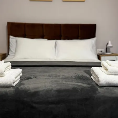 Apartament Bllok B Tirana