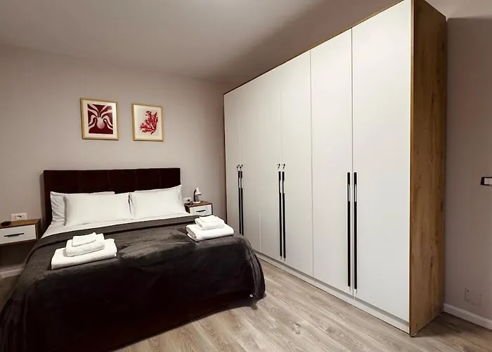 דירה Bllok B טיראנה